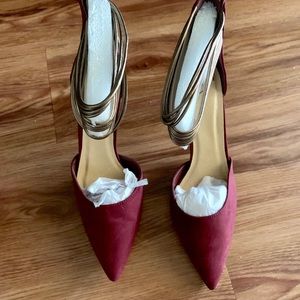 Ladies NEW heels!!!